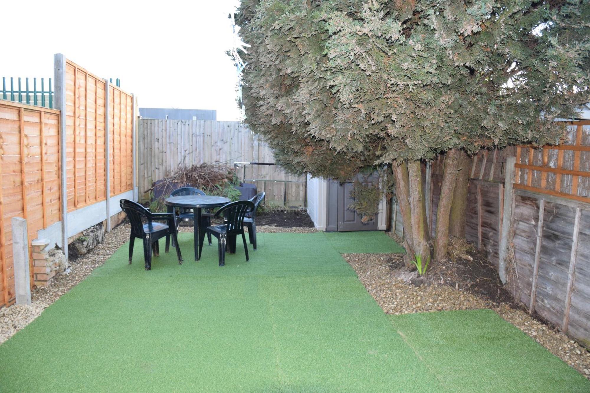 2 Bedroom Apartment, Fortescue Road London Eksteriør bilde