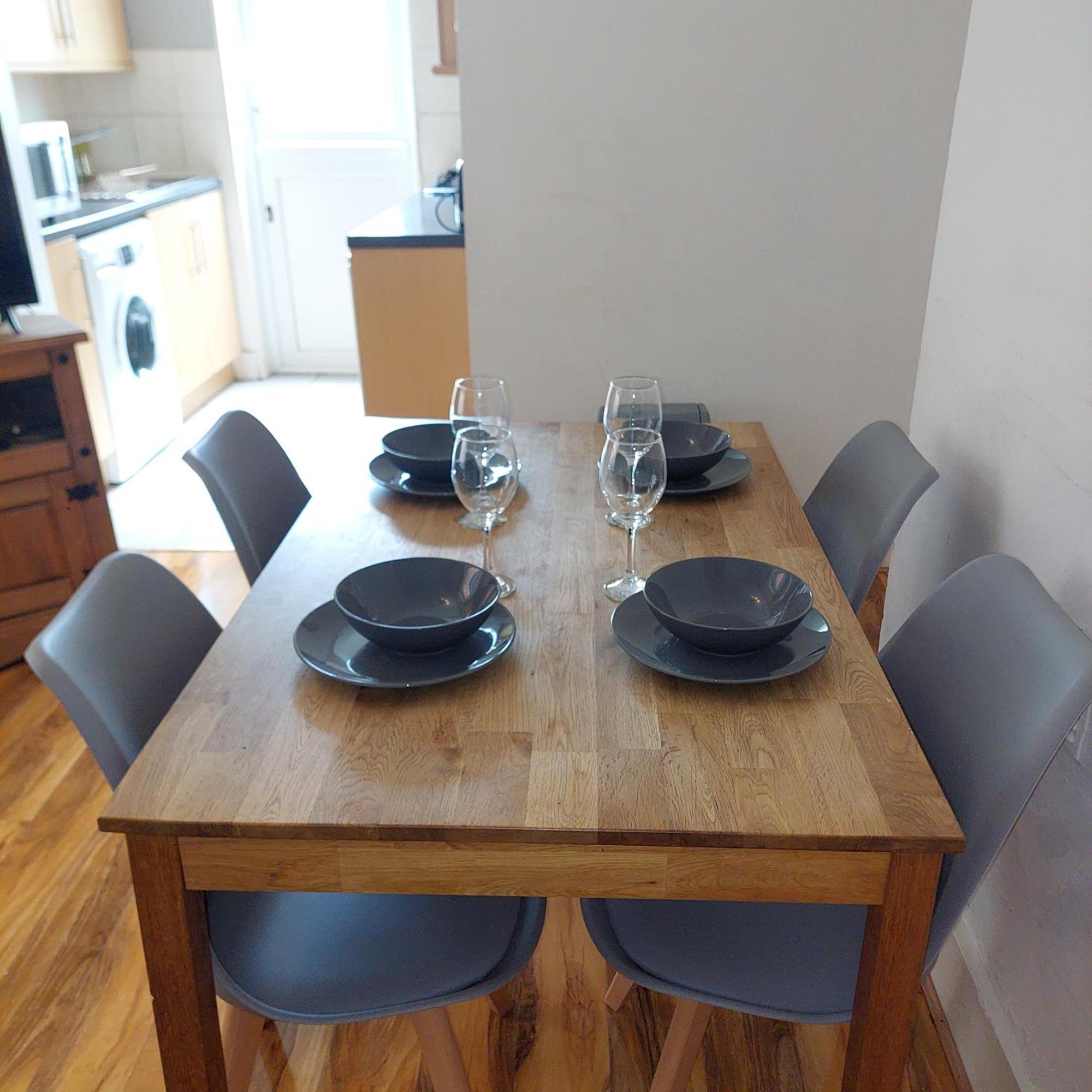 2 Bedroom Apartment, Fortescue Road London Eksteriør bilde